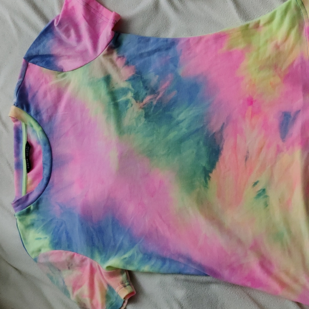 Shein tie dye shirt size medium